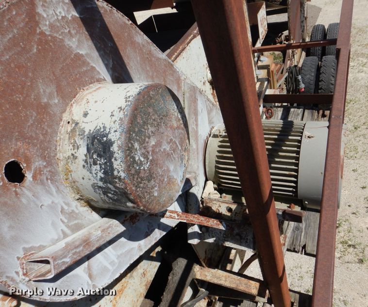 image for item DS8068 Cedarapids  screen