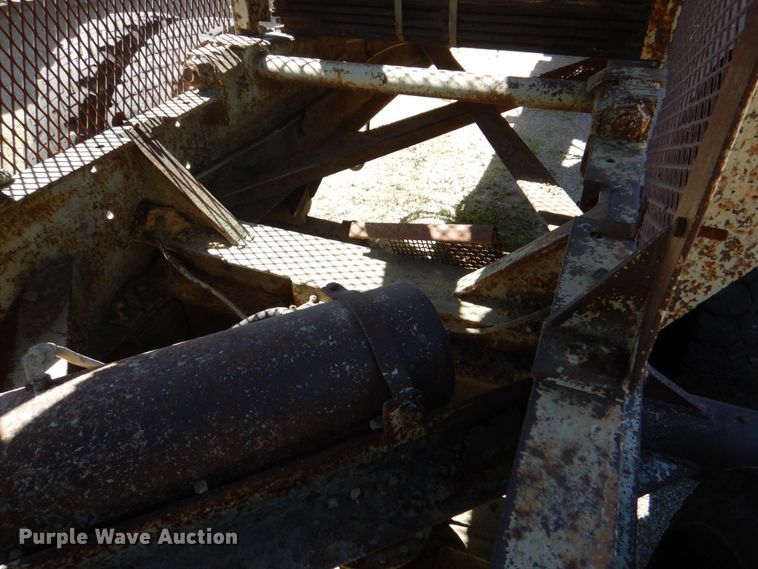 image for item DS8068 Cedarapids  screen