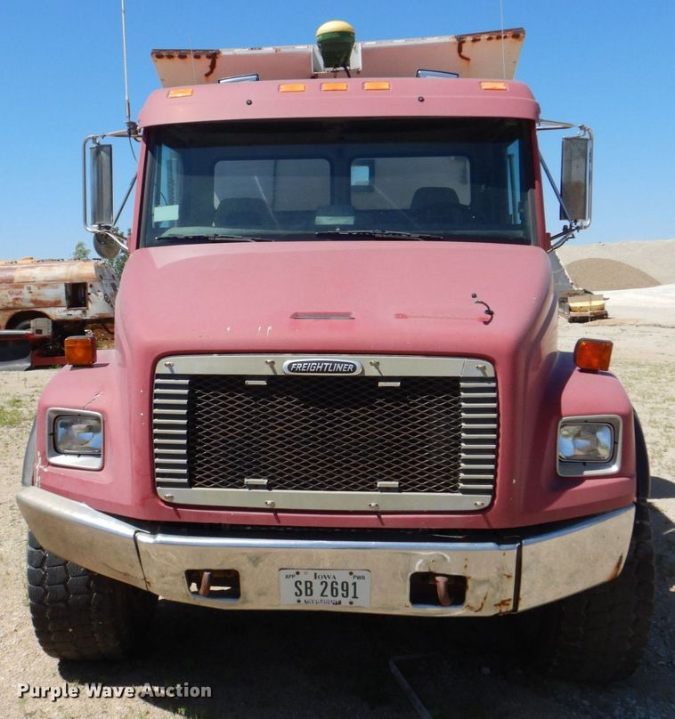 image for item DS8070 1999 Freightliner FL80  dump truck