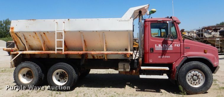 image for item DS8070 1999 Freightliner FL80  dump truck
