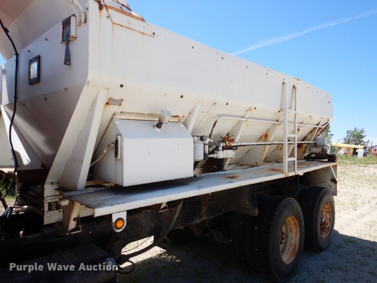 image for item DS8070 1999 Freightliner FL80  dump truck