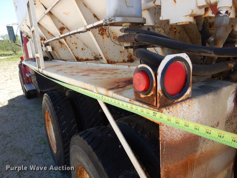 image for item DS8070 1999 Freightliner FL80  dump truck