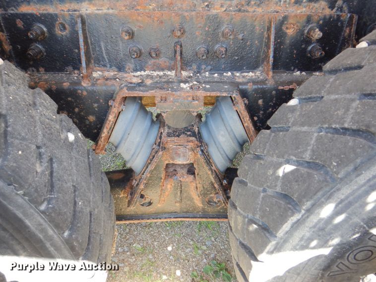 image for item DS8070 1999 Freightliner FL80  dump truck