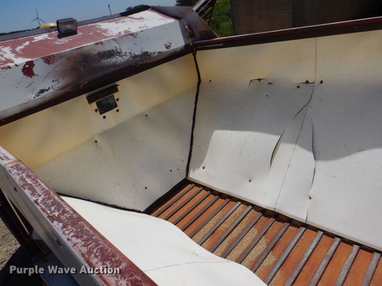 image for item DS8070 1999 Freightliner FL80  dump truck