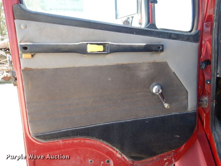 image for item DS8070 1999 Freightliner FL80  dump truck