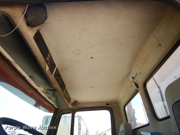 image for item DS8070 1999 Freightliner FL80  dump truck