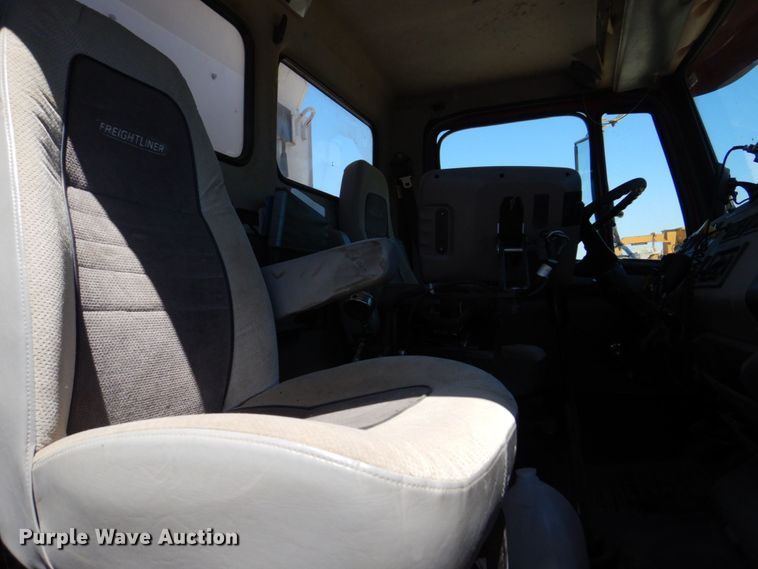 image for item DS8070 1999 Freightliner FL80  dump truck