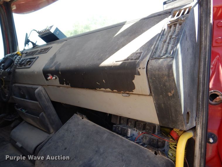 image for item DS8070 1999 Freightliner FL80  dump truck