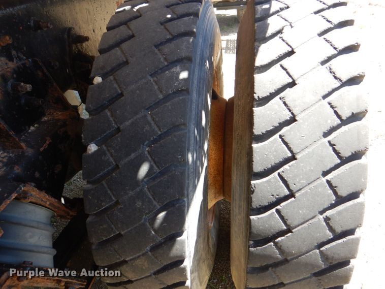 image for item DS8070 1999 Freightliner FL80  dump truck