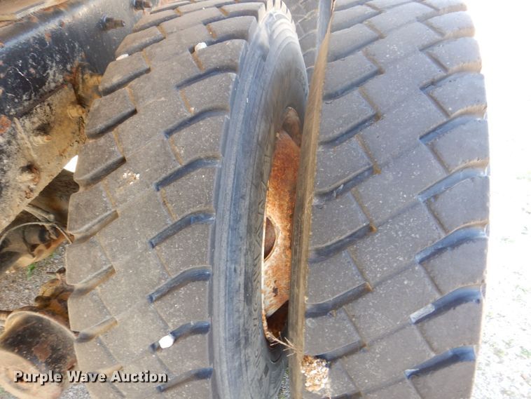 image for item DS8070 1999 Freightliner FL80  dump truck