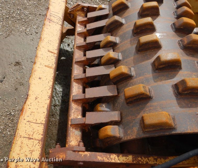 image for item DS8080 1987 Caterpillar CP-323  single drum vibratory roller