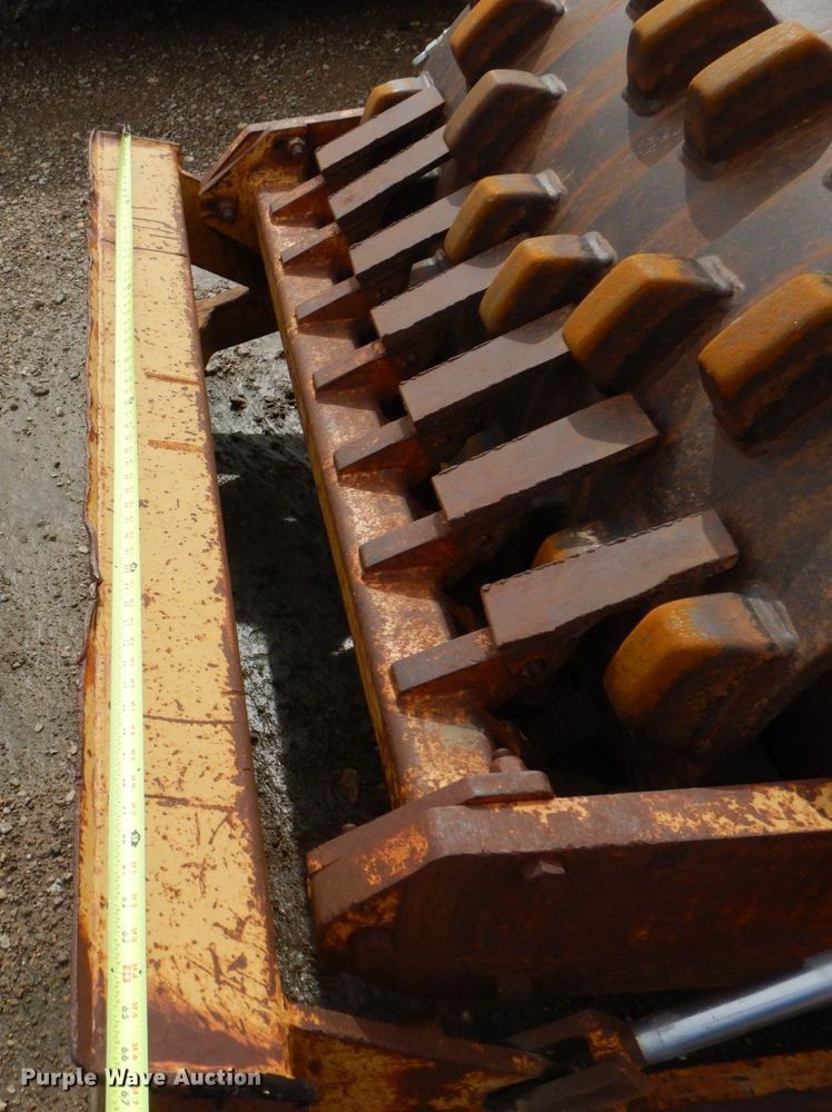 image for item DS8080 1987 Caterpillar CP-323  single drum vibratory roller