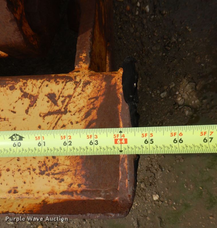 image for item DS8080 1987 Caterpillar CP-323  single drum vibratory roller