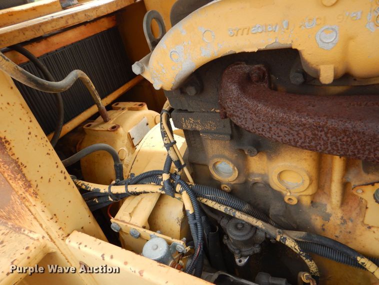 image for item DS8080 1987 Caterpillar CP-323  single drum vibratory roller