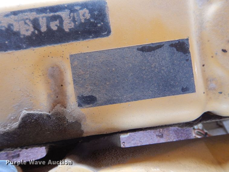 image for item DS8080 1987 Caterpillar CP-323  single drum vibratory roller