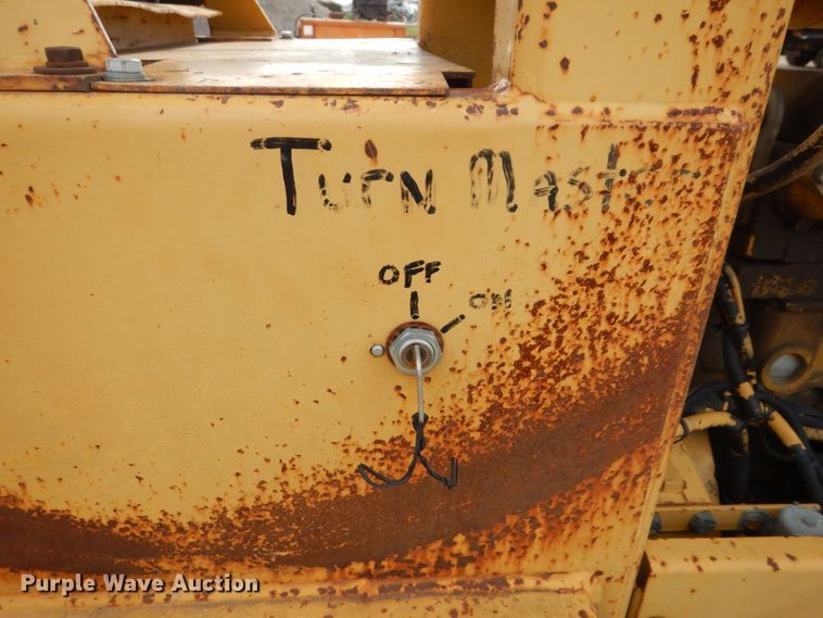 image for item DS8080 1987 Caterpillar CP-323  single drum vibratory roller