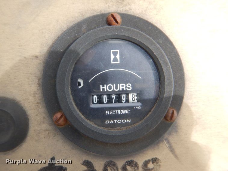 image for item DS8080 1987 Caterpillar CP-323  single drum vibratory roller