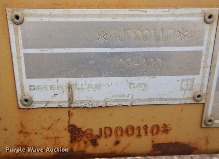 image for item DS8080 1987 Caterpillar CP-323  single drum vibratory roller