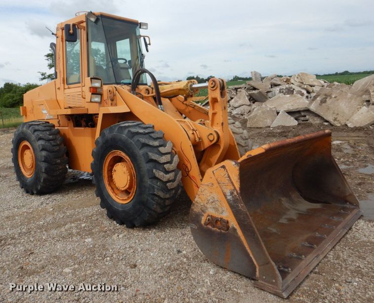image for item DS8081 1995 Case 621B  wheel loader