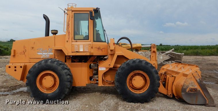 image for item DS8081 1995 Case 621B  wheel loader