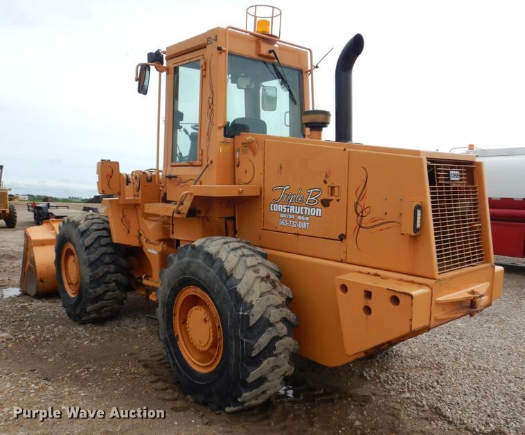 image for item DS8081 1995 Case 621B  wheel loader