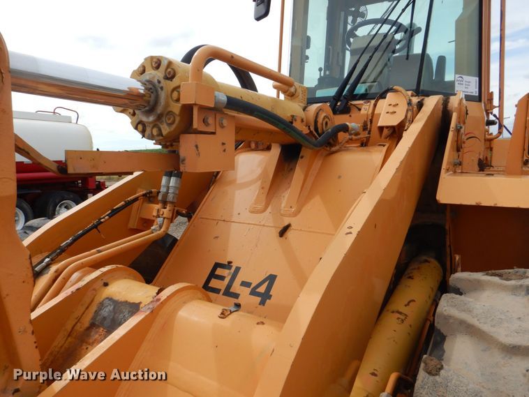 image for item DS8081 1995 Case 621B  wheel loader