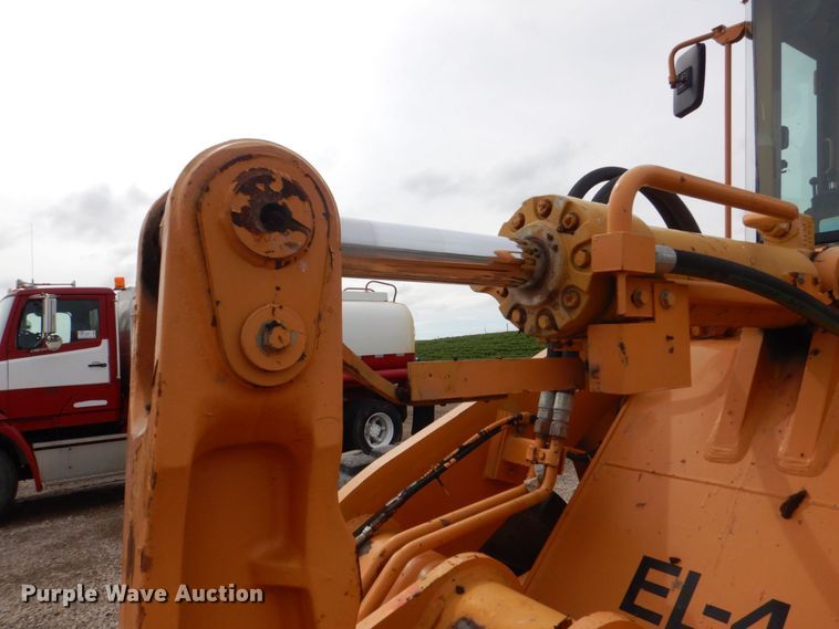 image for item DS8081 1995 Case 621B  wheel loader