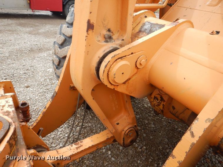 image for item DS8081 1995 Case 621B  wheel loader