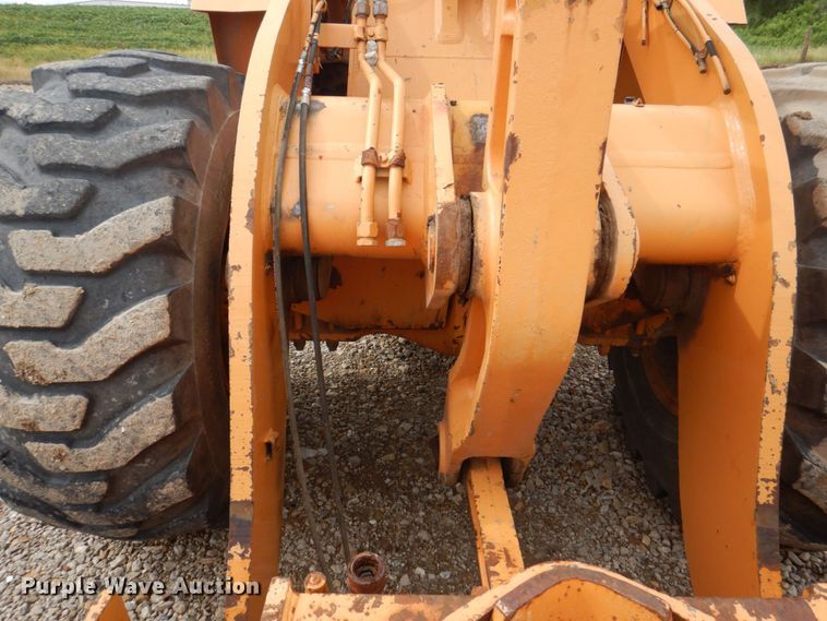 image for item DS8081 1995 Case 621B  wheel loader