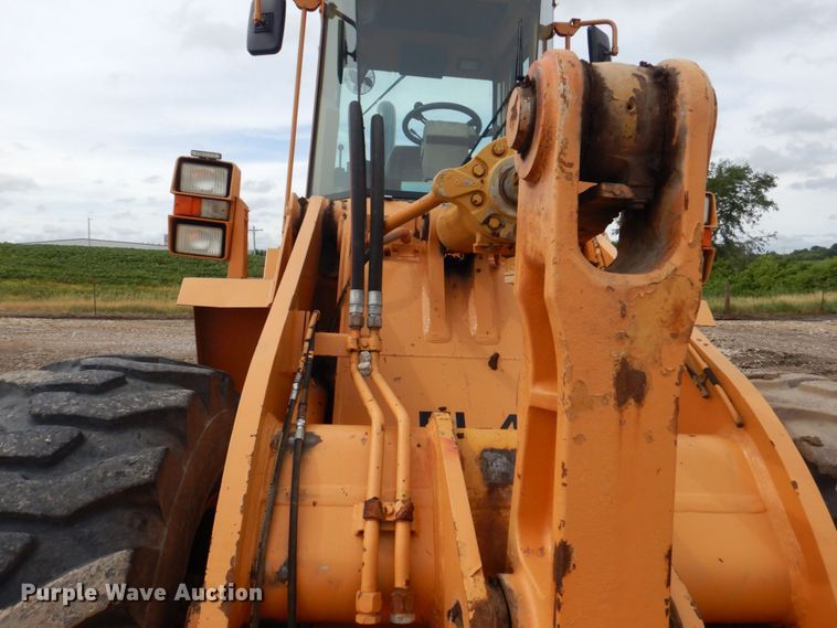 image for item DS8081 1995 Case 621B  wheel loader