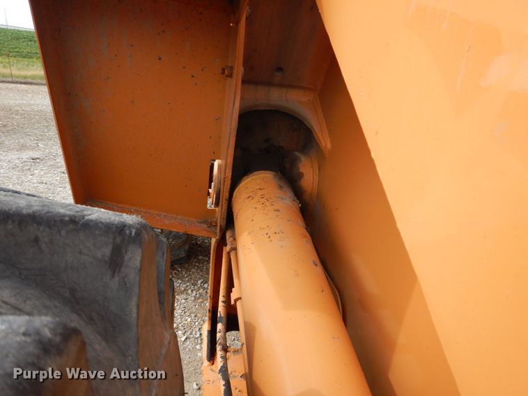 image for item DS8081 1995 Case 621B  wheel loader