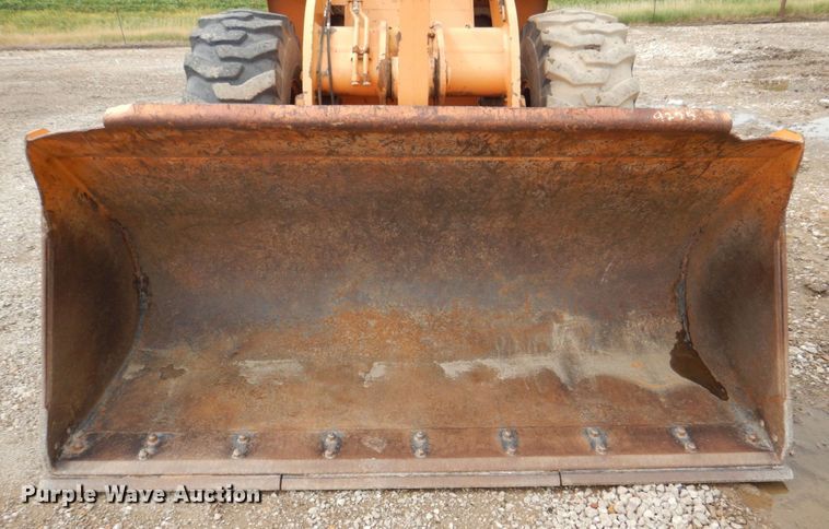 image for item DS8081 1995 Case 621B  wheel loader