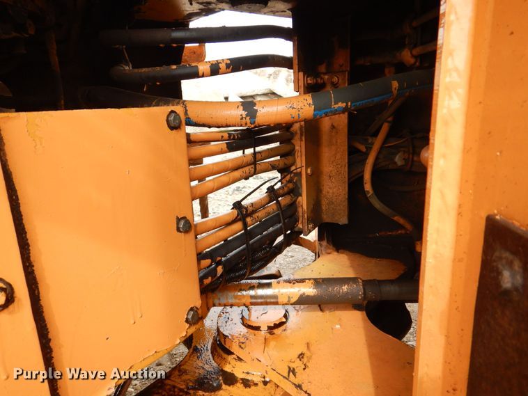 image for item DS8081 1995 Case 621B  wheel loader