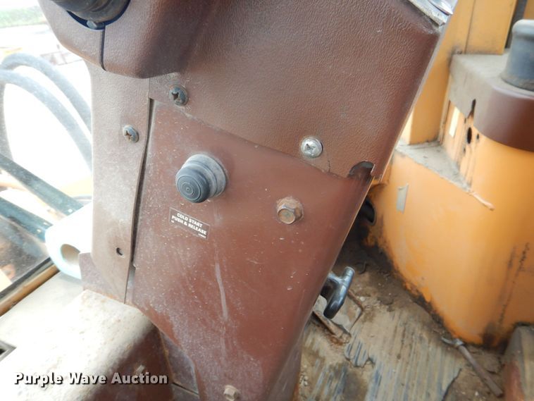 image for item DS8081 1995 Case 621B  wheel loader