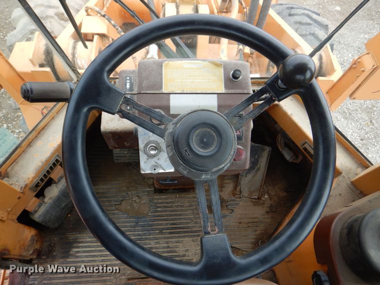 image for item DS8081 1995 Case 621B  wheel loader