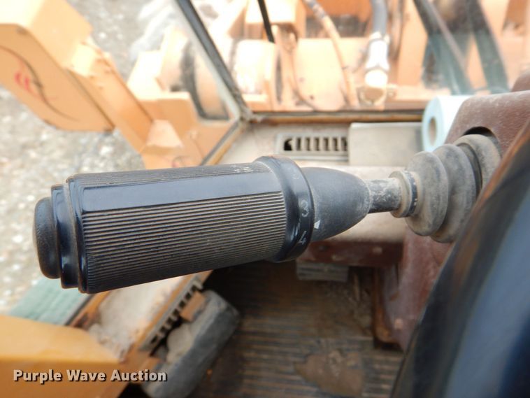 image for item DS8081 1995 Case 621B  wheel loader