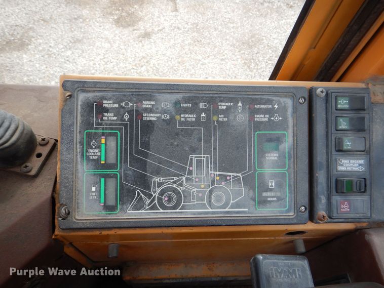 image for item DS8081 1995 Case 621B  wheel loader