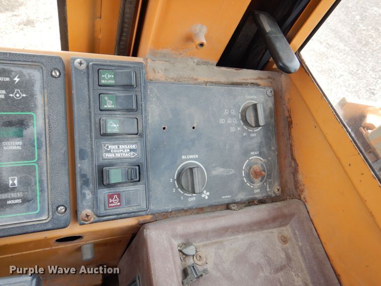 image for item DS8081 1995 Case 621B  wheel loader