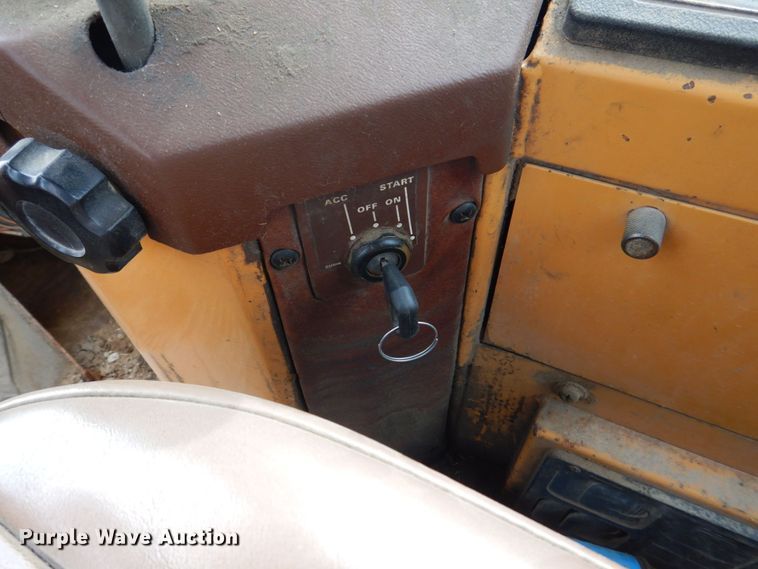 image for item DS8081 1995 Case 621B  wheel loader