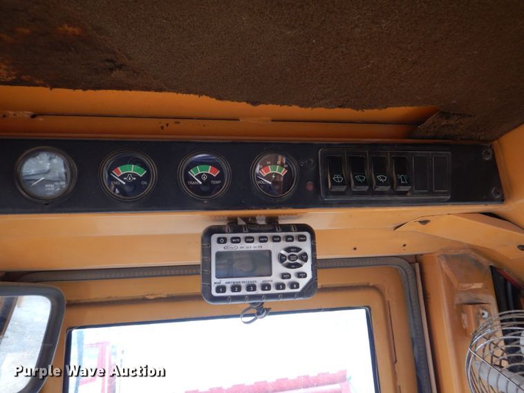 image for item DS8081 1995 Case 621B  wheel loader