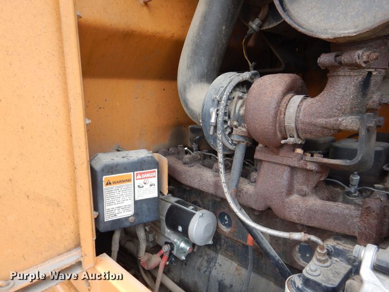 image for item DS8081 1995 Case 621B  wheel loader