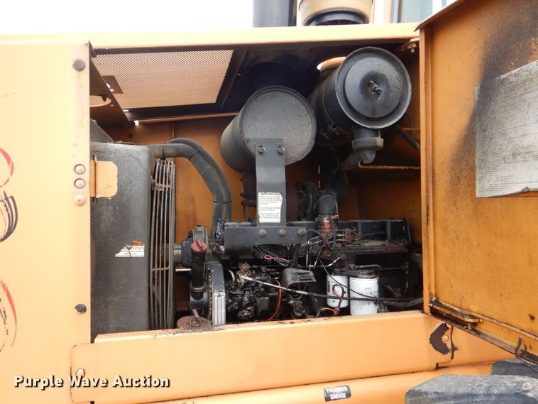 image for item DS8081 1995 Case 621B  wheel loader