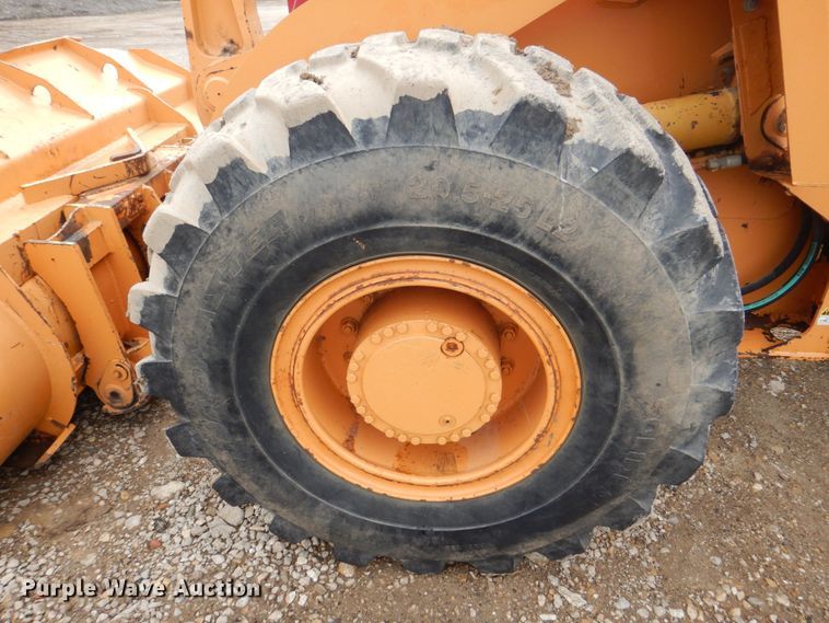 image for item DS8081 1995 Case 621B  wheel loader