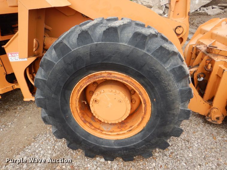 image for item DS8081 1995 Case 621B  wheel loader