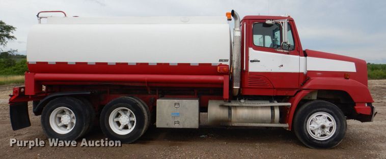 image for item DS8083 1989 Freightliner FLC112  water truck