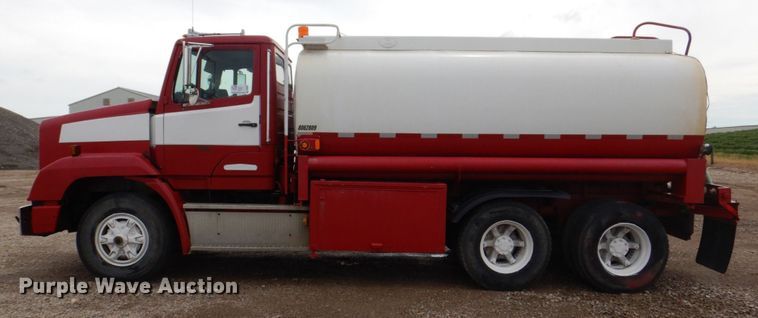 image for item DS8083 1989 Freightliner FLC112  water truck
