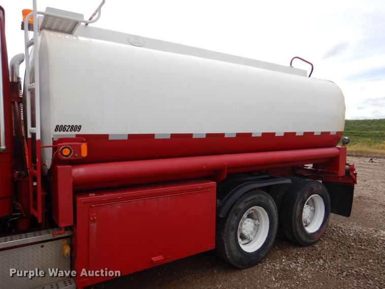 image for item DS8083 1989 Freightliner FLC112  water truck