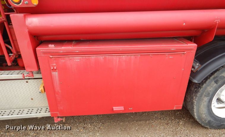 image for item DS8083 1989 Freightliner FLC112  water truck