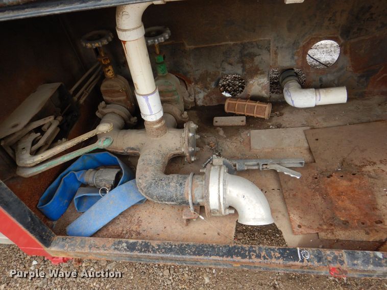 image for item DS8083 1989 Freightliner FLC112  water truck