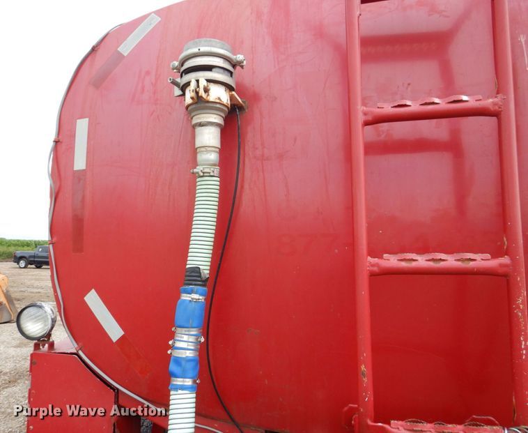 image for item DS8083 1989 Freightliner FLC112  water truck